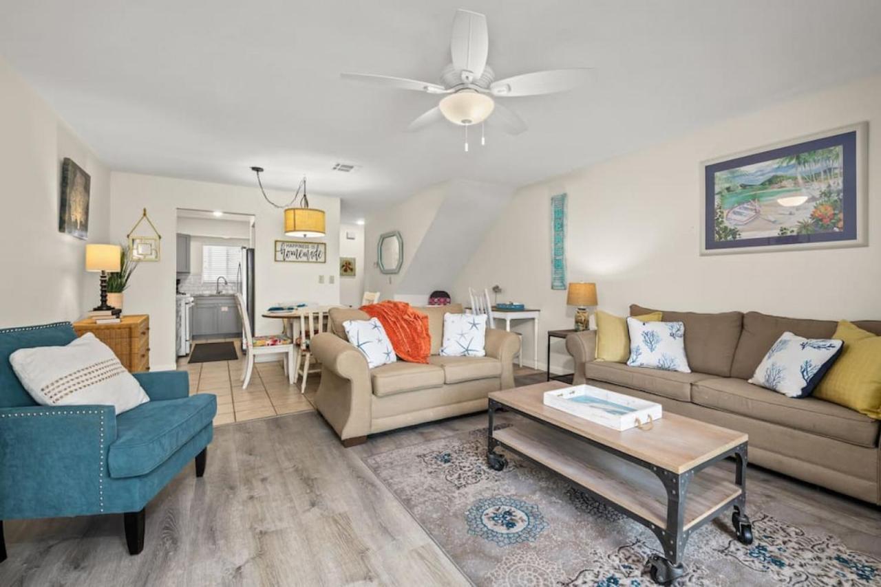 הוילה פנמה סיטי ביץ' Experience Starlit Nights From Beach Happy'S Balcony Overlooking The Community Pool At Beachwalk מראה חיצוני תמונה