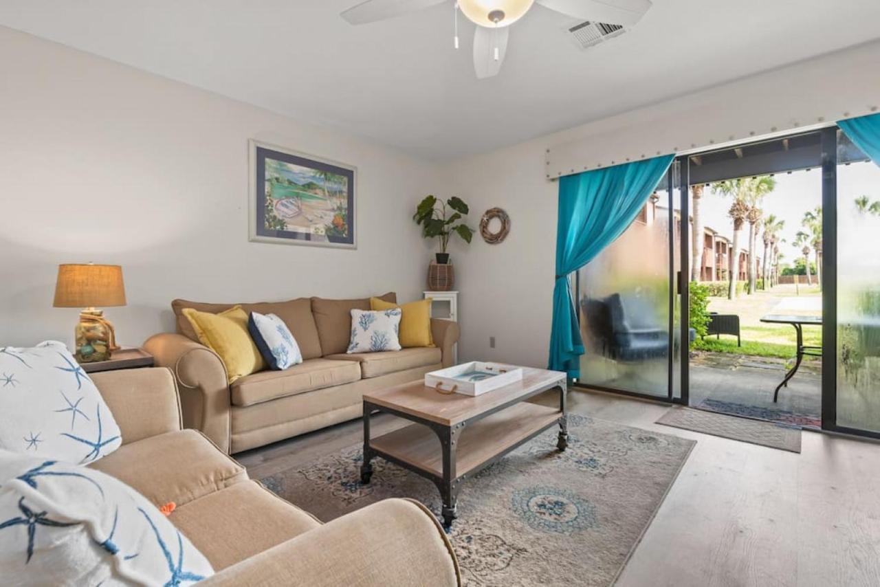 הוילה פנמה סיטי ביץ' Experience Starlit Nights From Beach Happy'S Balcony Overlooking The Community Pool At Beachwalk מראה חיצוני תמונה
